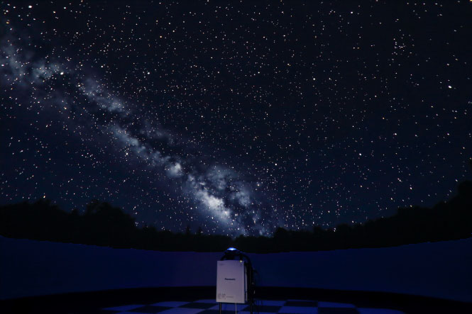 Digitarium Zetaによる星空（実写）